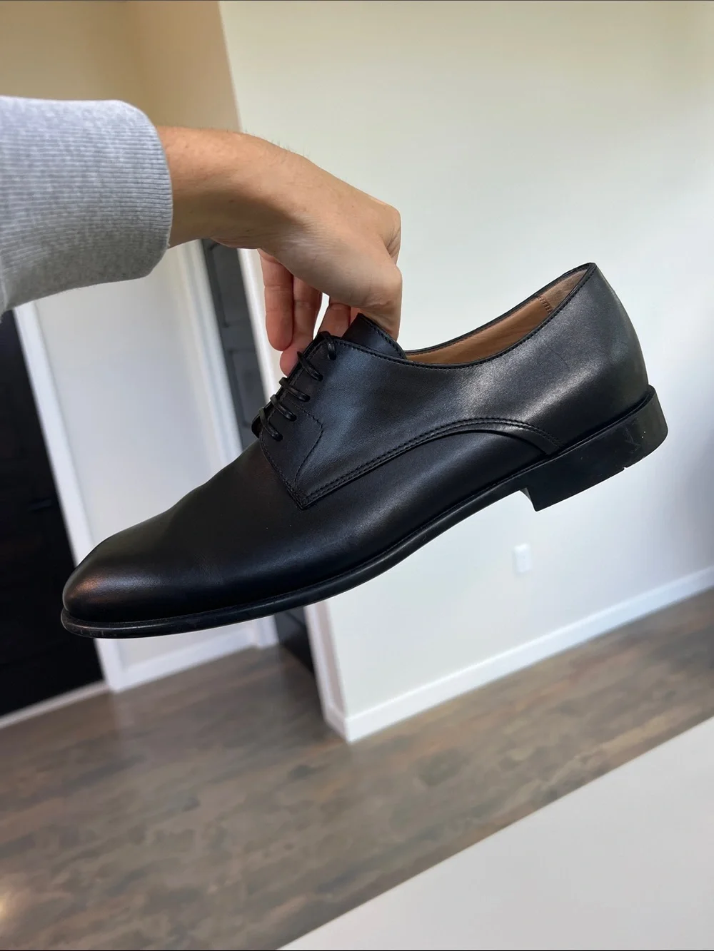 Ferragamo black leather derby dress shoes men’s size 10
